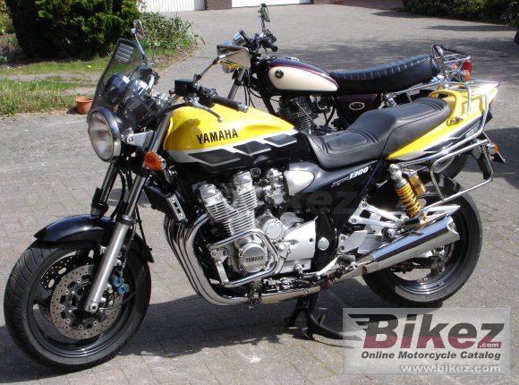 2001 Yamaha XJR 1300 SP photo